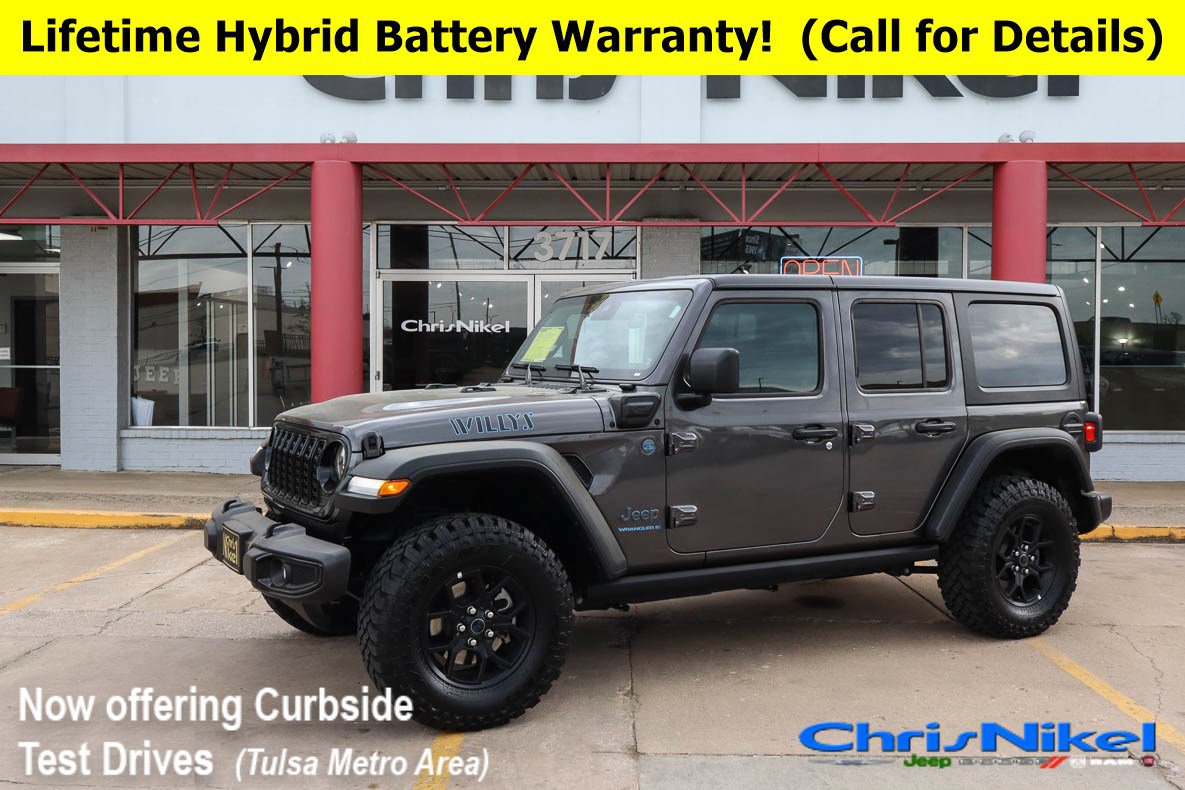 Used 2025 Jeep Wrangler Willys AWD/4WD image 1