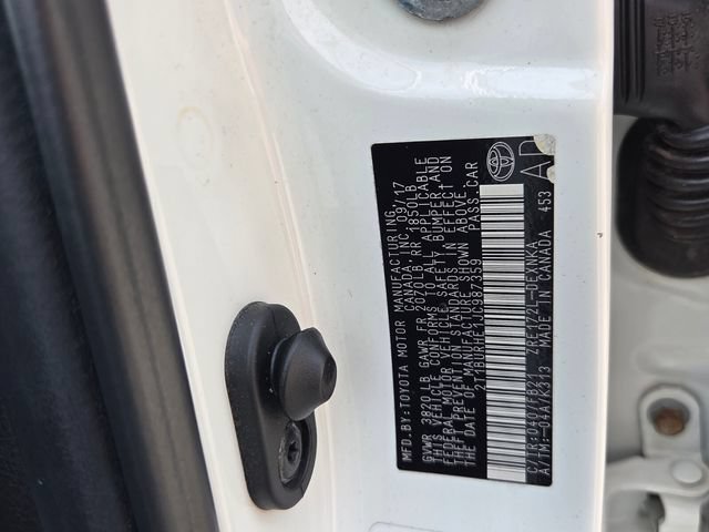 Used 2018 Toyota Corolla LE FWD image 18