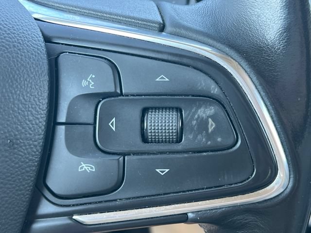 Used 2023 Buick Envision Preferred FWD image 28
