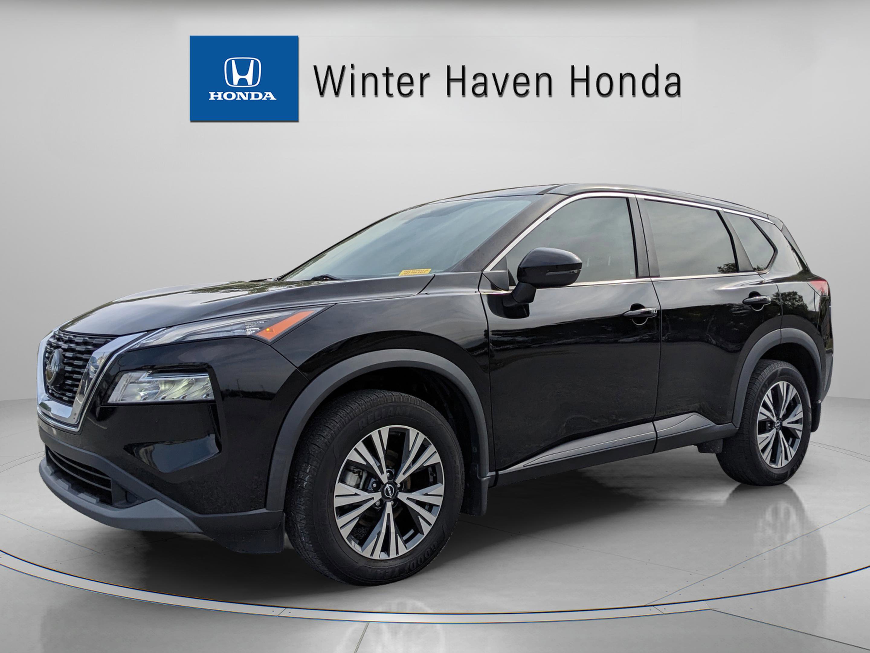 Used 2022 Nissan Rogue SV FWD image 2