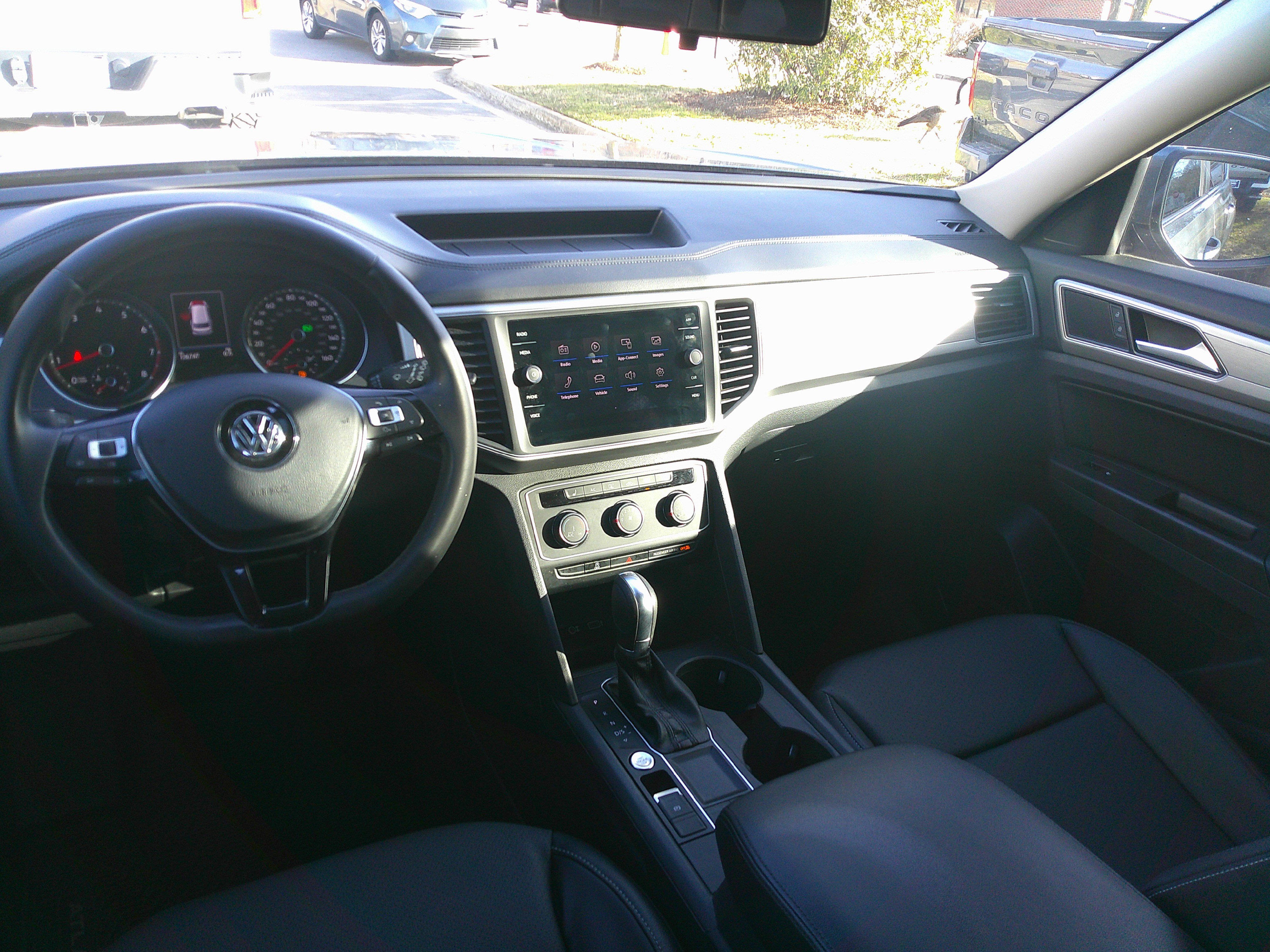 Used 2018 Volkswagen Atlas SE image 31