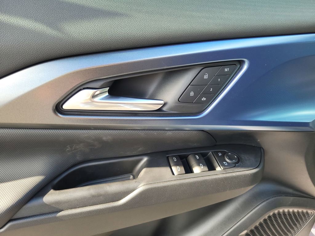 New 2026 Chevrolet Equinox EV LT image 22