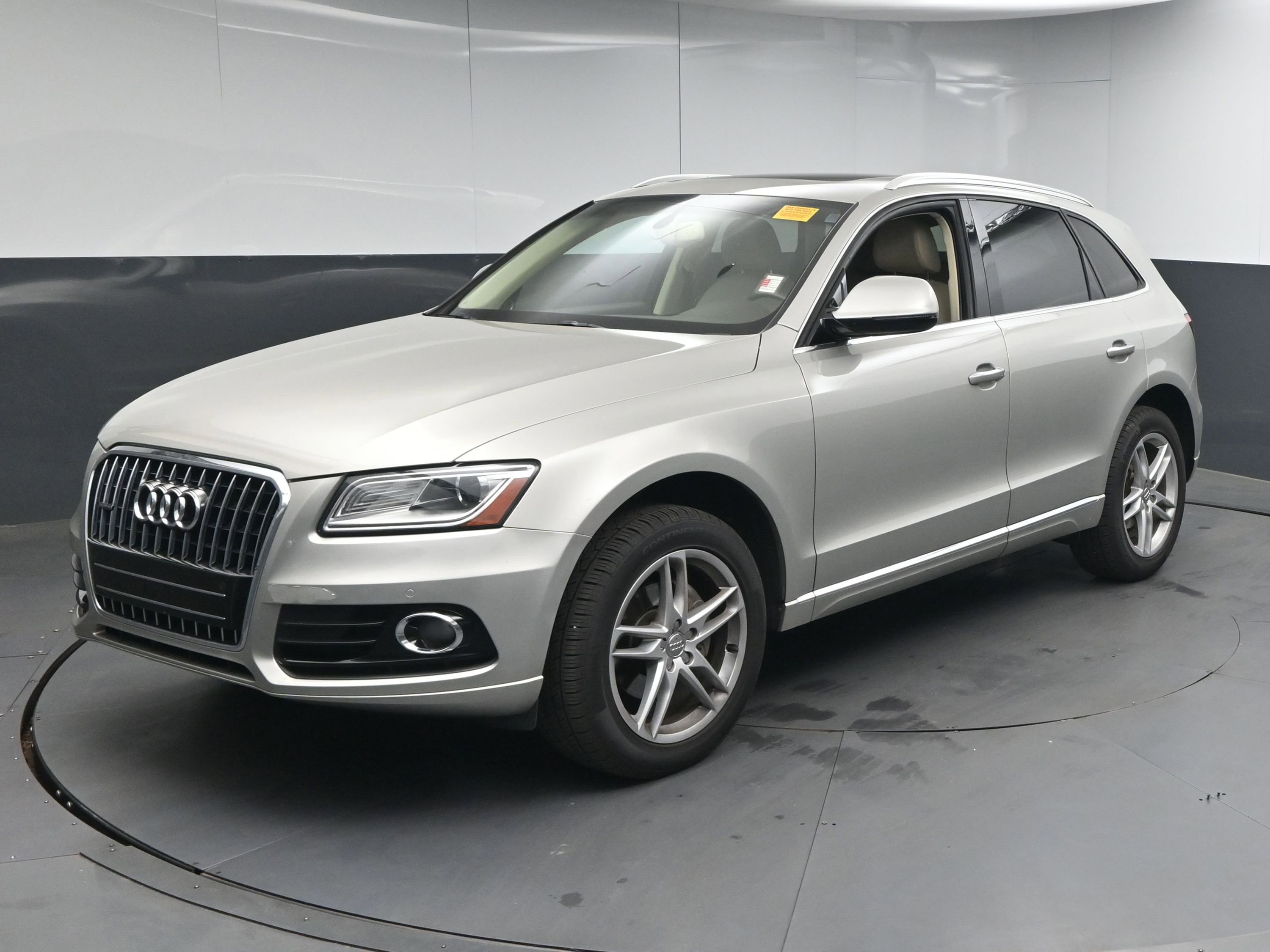 Used 2016 Audi Q5 2.0T Premium Plus w/ Technology Package image 4