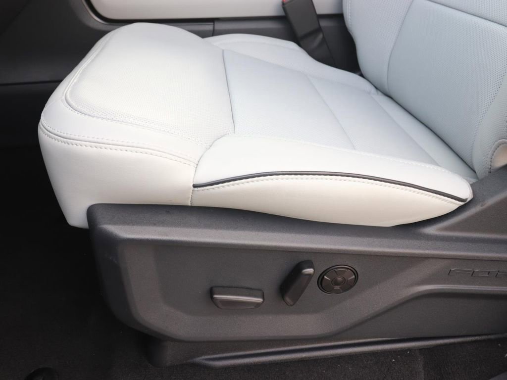 New 2025 Ford Expedition Max Platinum w/ Platinum Ultimate Package image 18