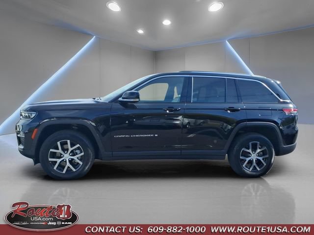 Used 2023 Jeep Grand Cherokee Limited AWD/4WD image 7