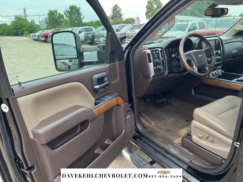 Used 2015 Chevrolet Silverado 2500 LTZ w/ LTZ Plus Package image 11