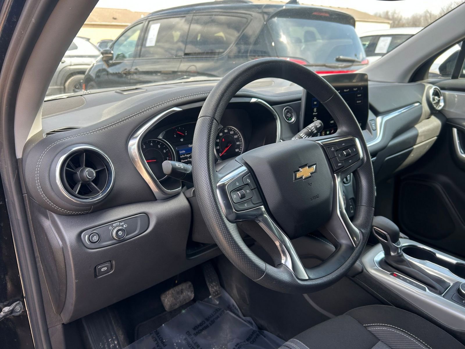 Used 2025 Chevrolet Blazer LT image 36