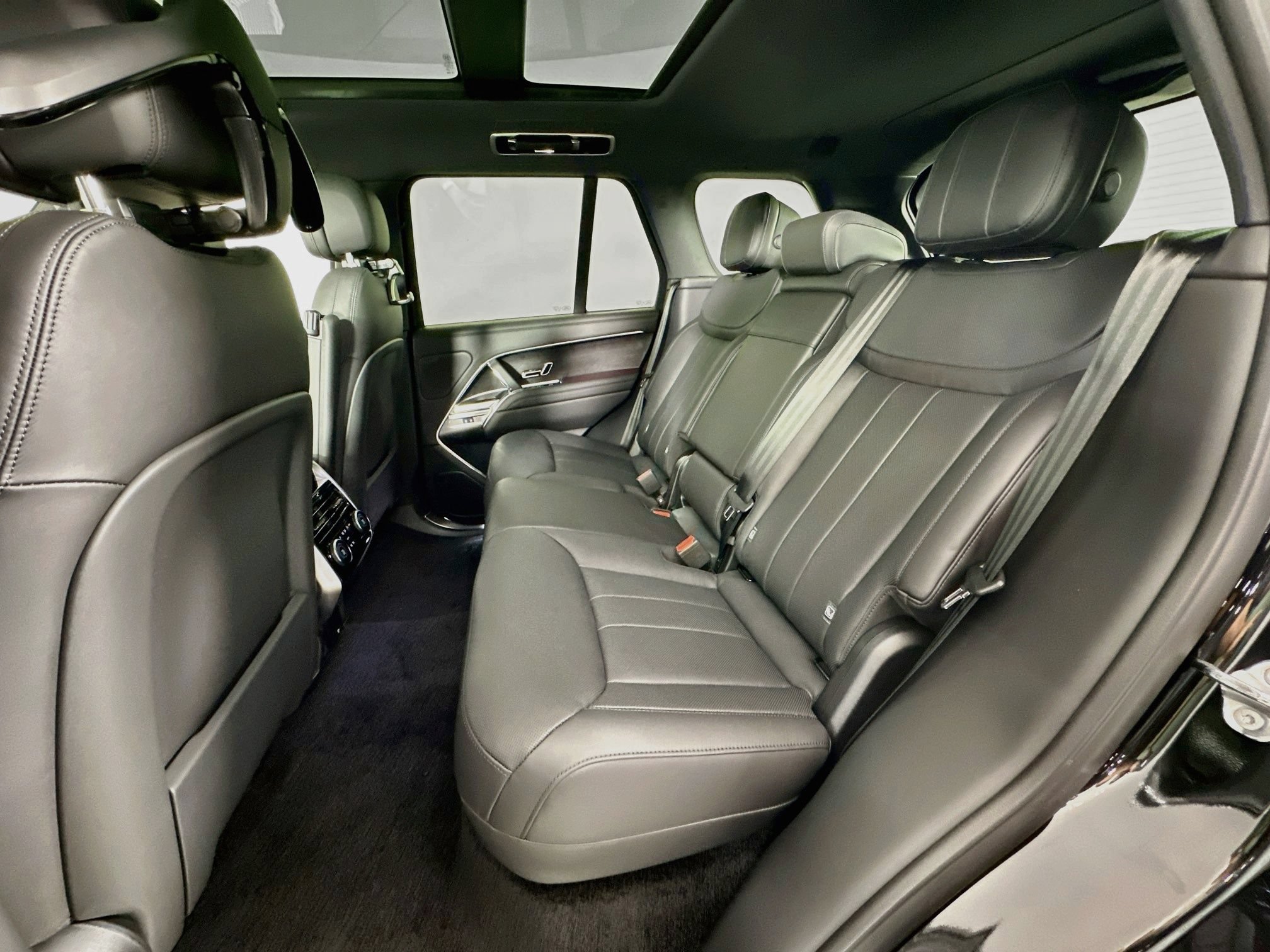 New 2026 Land Rover Range Rover SE AWD/4WD image 22