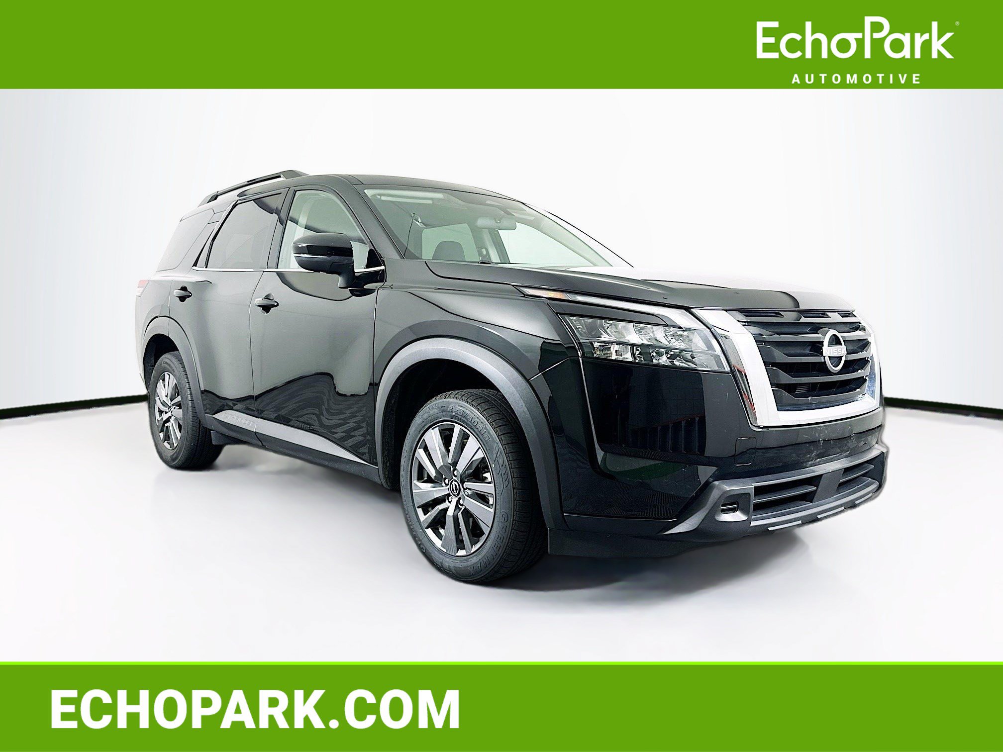 Used 2025 Nissan Pathfinder SV