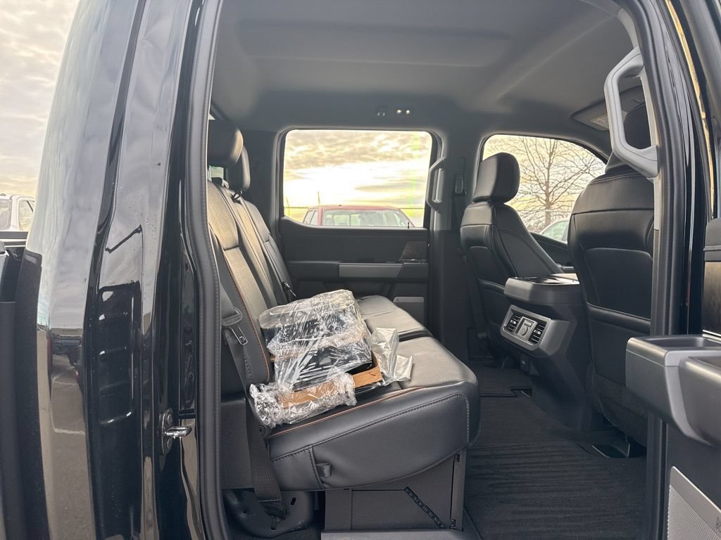 New 2026 Ford F250 Lariat w/ Black Appearance Package AWD/4WD image 23