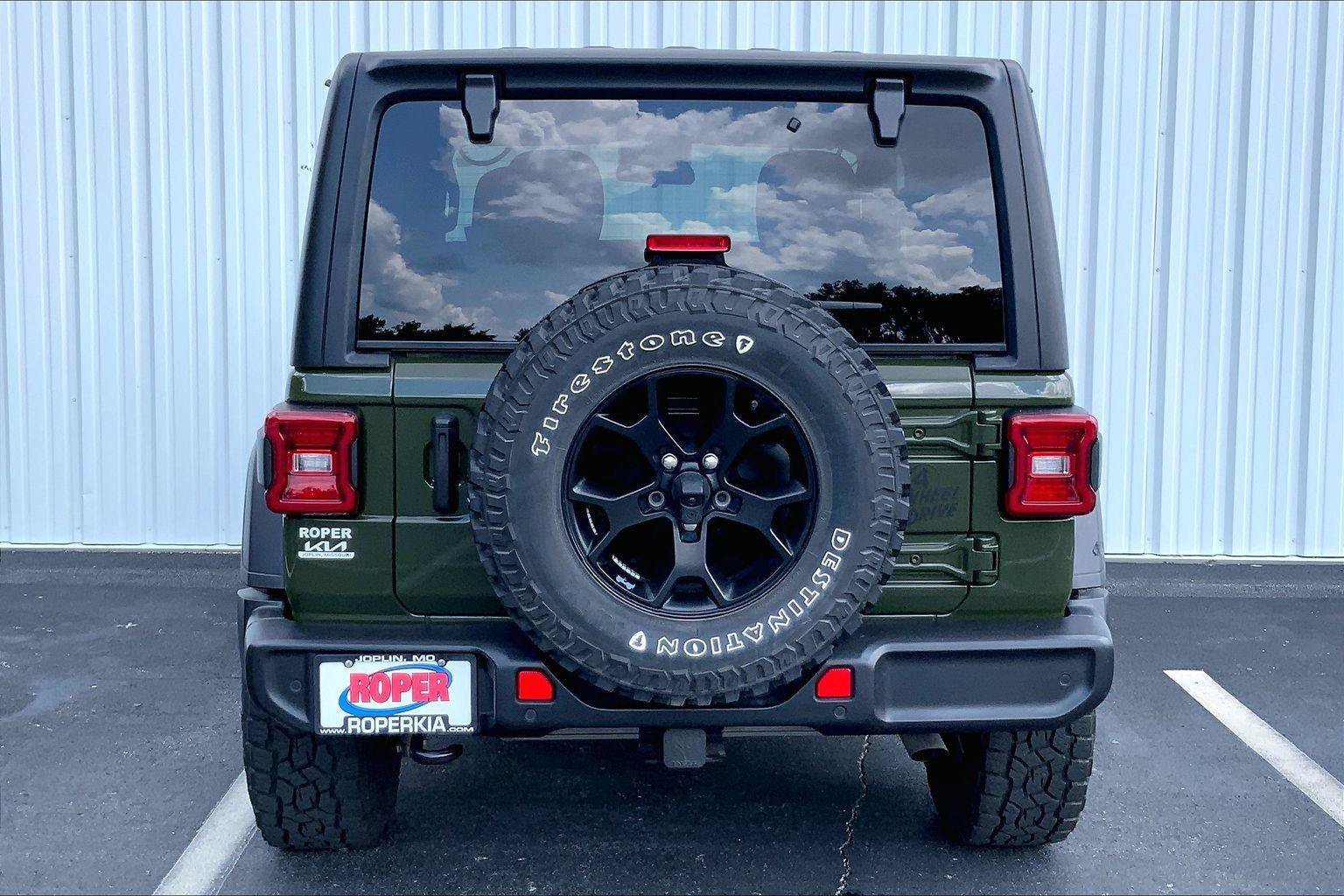 Used 2022 Jeep Wrangler Sport AWD/4WD image 3