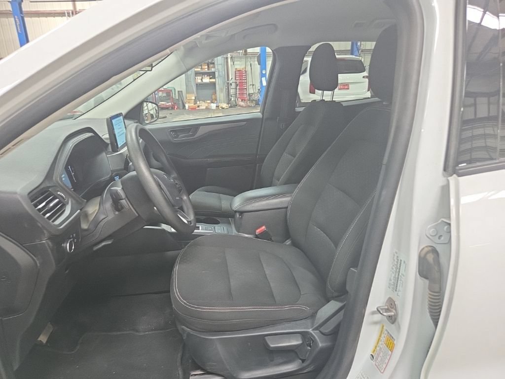Used 2025 Ford Escape Active FWD image 3