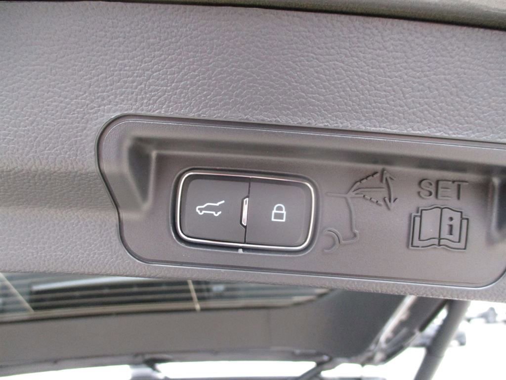 New 2026 Ford Explorer ST-Line w/ ST-Line Street Pack image 5