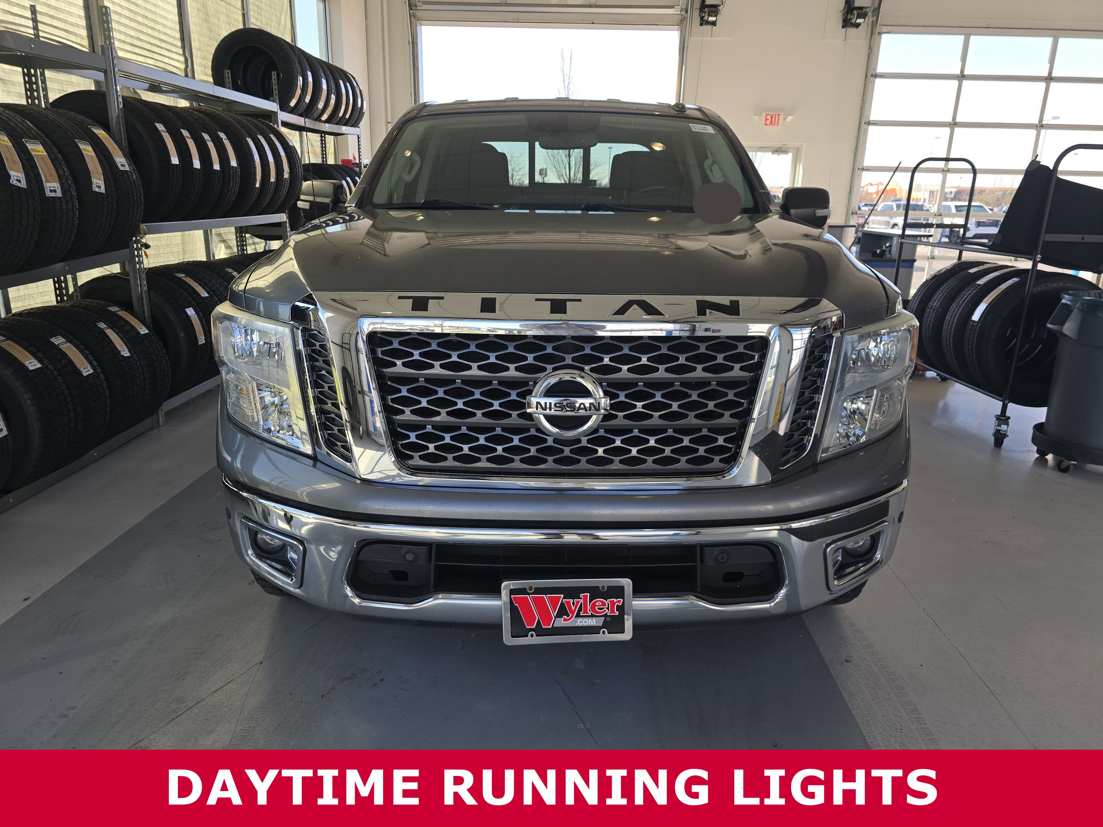 Used 2017 Nissan Titan SV image 2