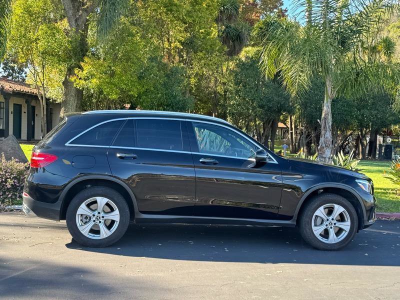 Used 2018 Mercedes-Benz GLC 300 4MATIC image 5