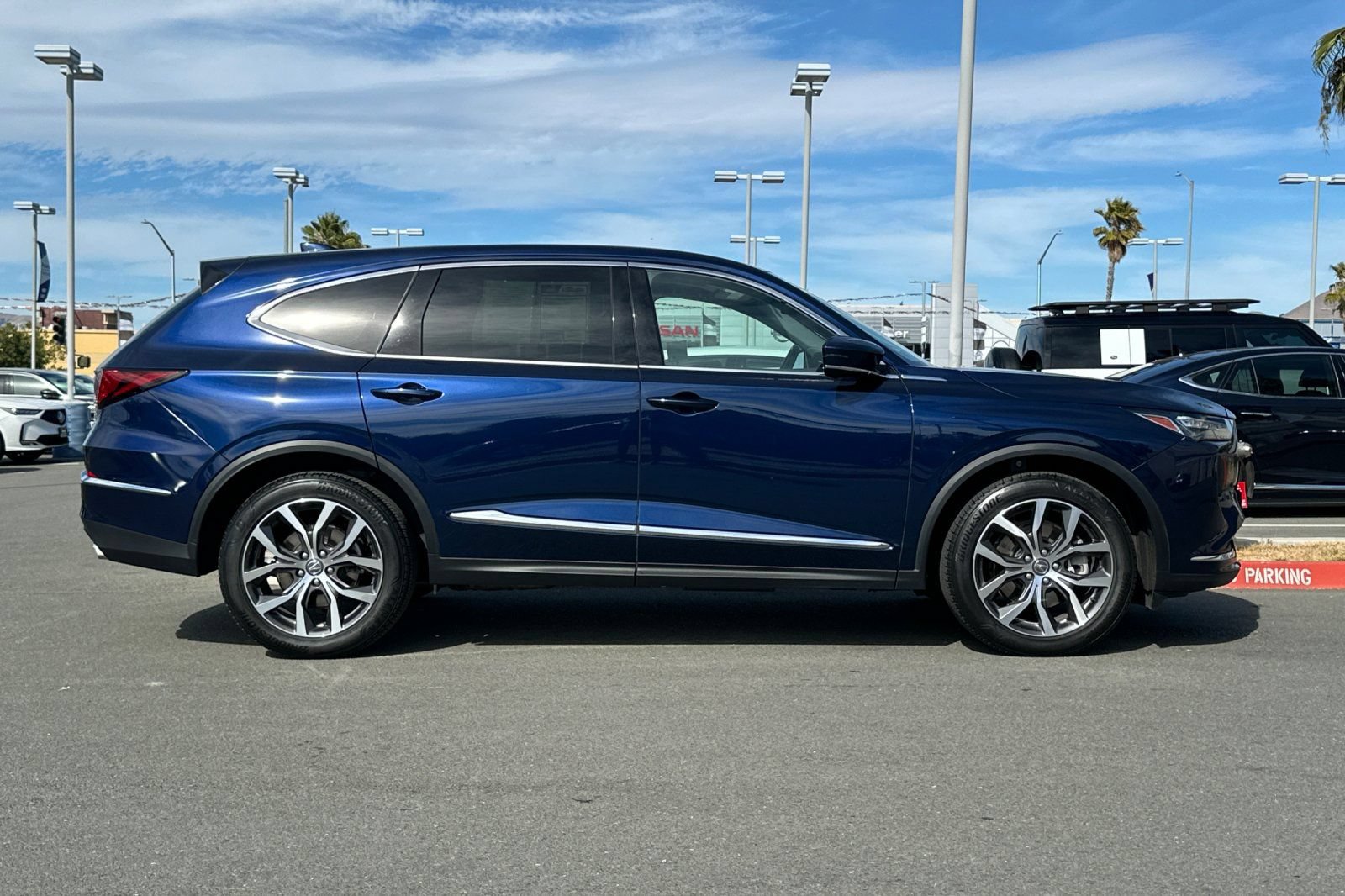 Used 2024 Acura MDX w/ Technology Package AWD/4WD image 3