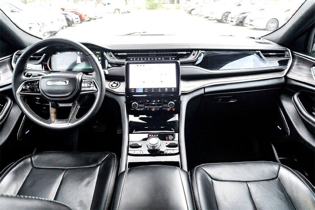 Used 2023 Jeep Grand Cherokee Overland image 29