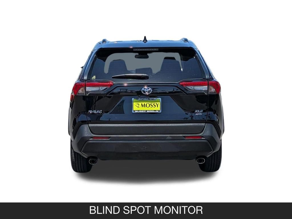 Used 2024 Toyota RAV4 XLE AWD/4WD image 9