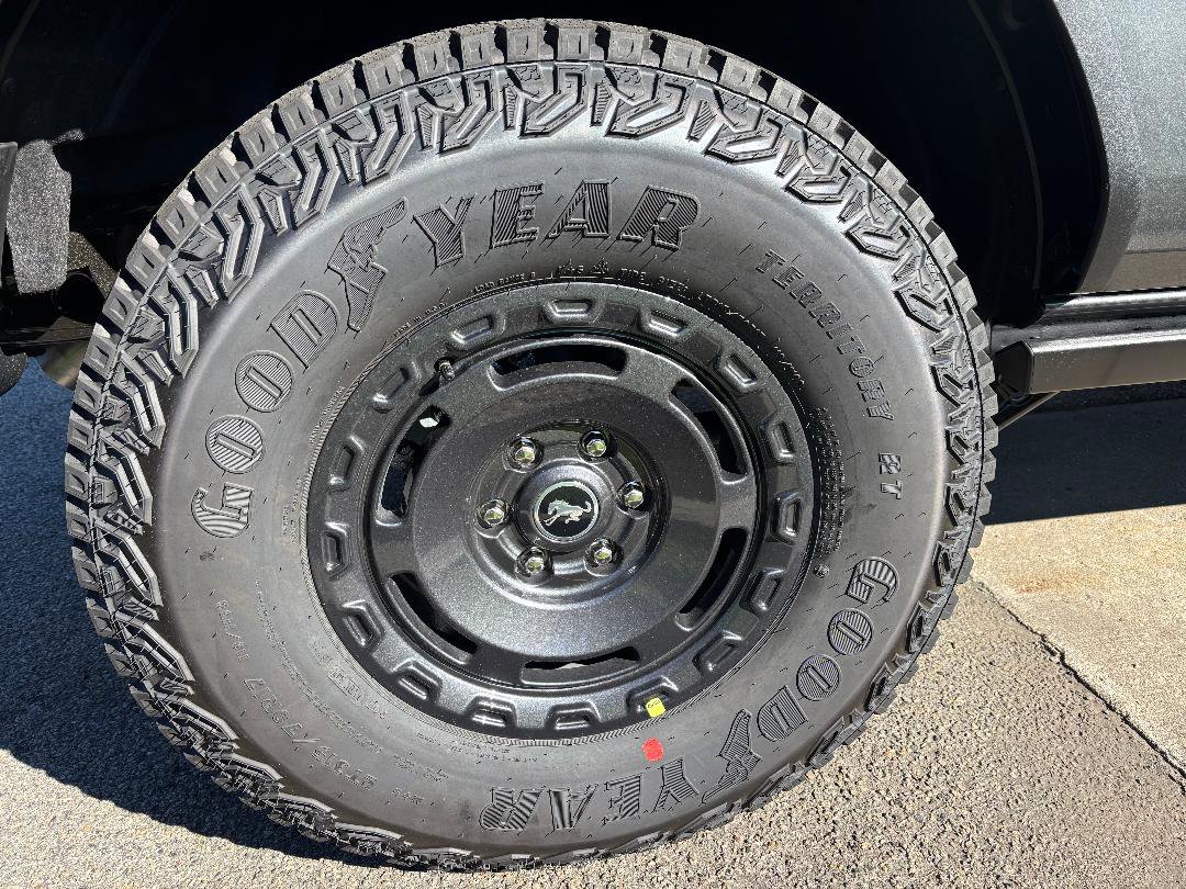 New 2025 Ford Bronco Badlands image 24