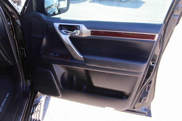 Used 2017 Lexus GX 460 image 5