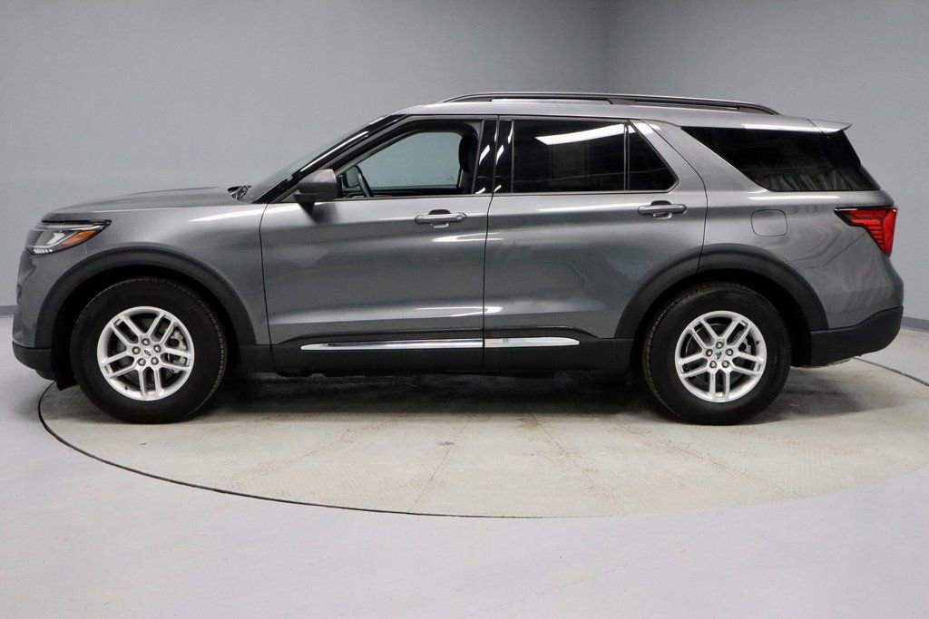 Certified 2025 Ford Explorer Active image 8