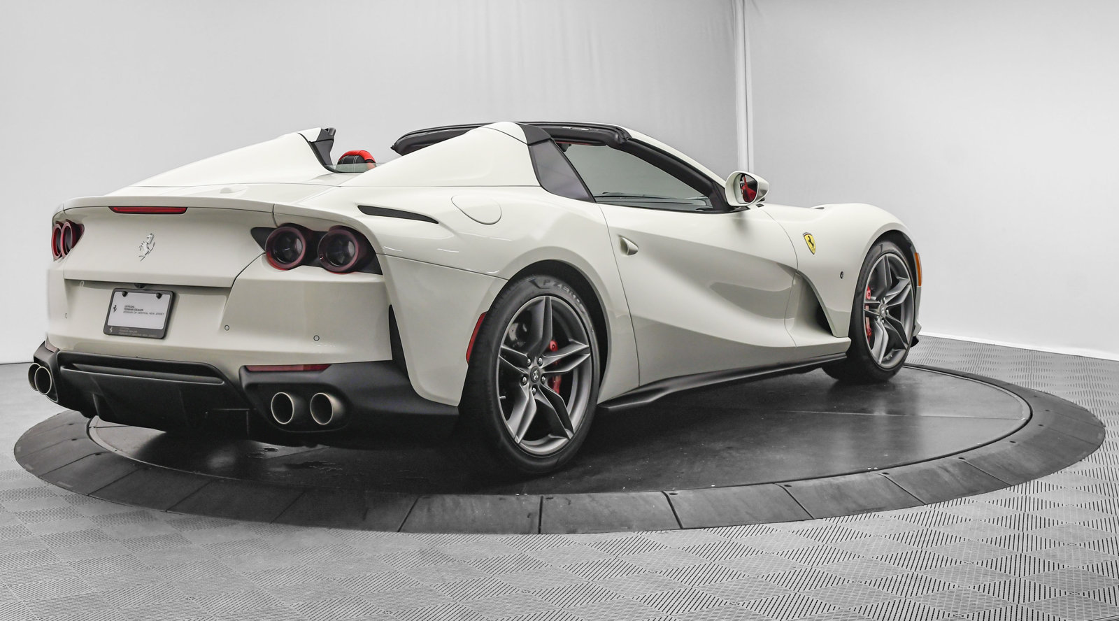 Used 2022 Ferrari 812 GTS RWD image 7