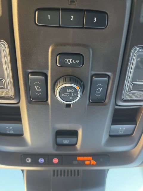 Used 2024 Chevrolet Suburban Z71 w/ Luxury Package image 16