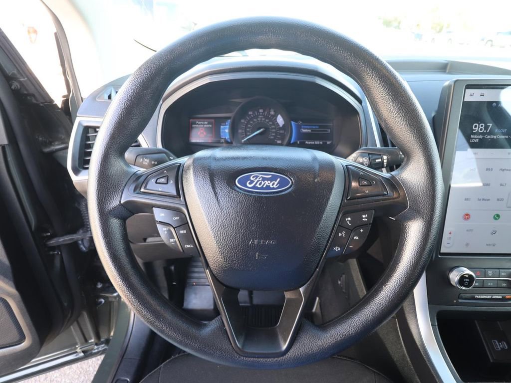 Certified 2024 Ford Edge SE w/ Black Appearance Package image 17