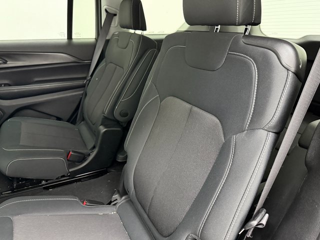 Used 2023 Jeep Grand Cherokee L Laredo image 10