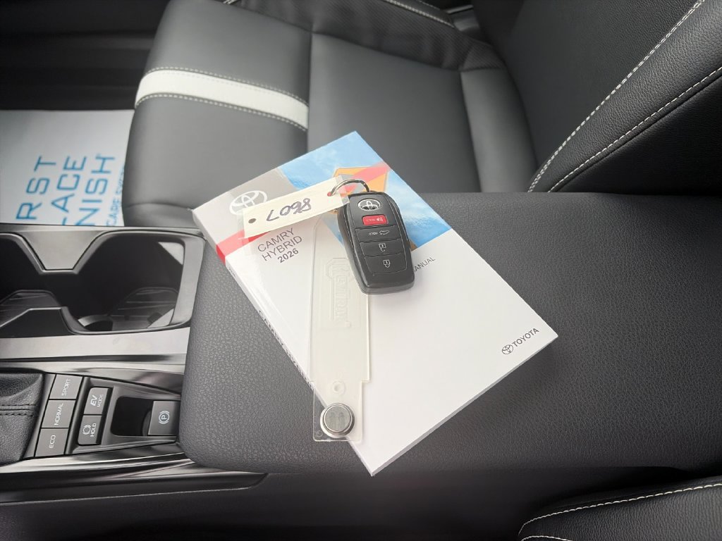 Used 2026 Toyota Camry SE w/ Multimedia Upgrade Package FWD image 9