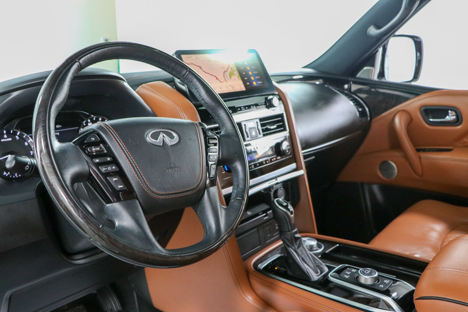 Used 2023 INFINITI QX80 Sensory w/ Cargo Package AWD/4WD image 27