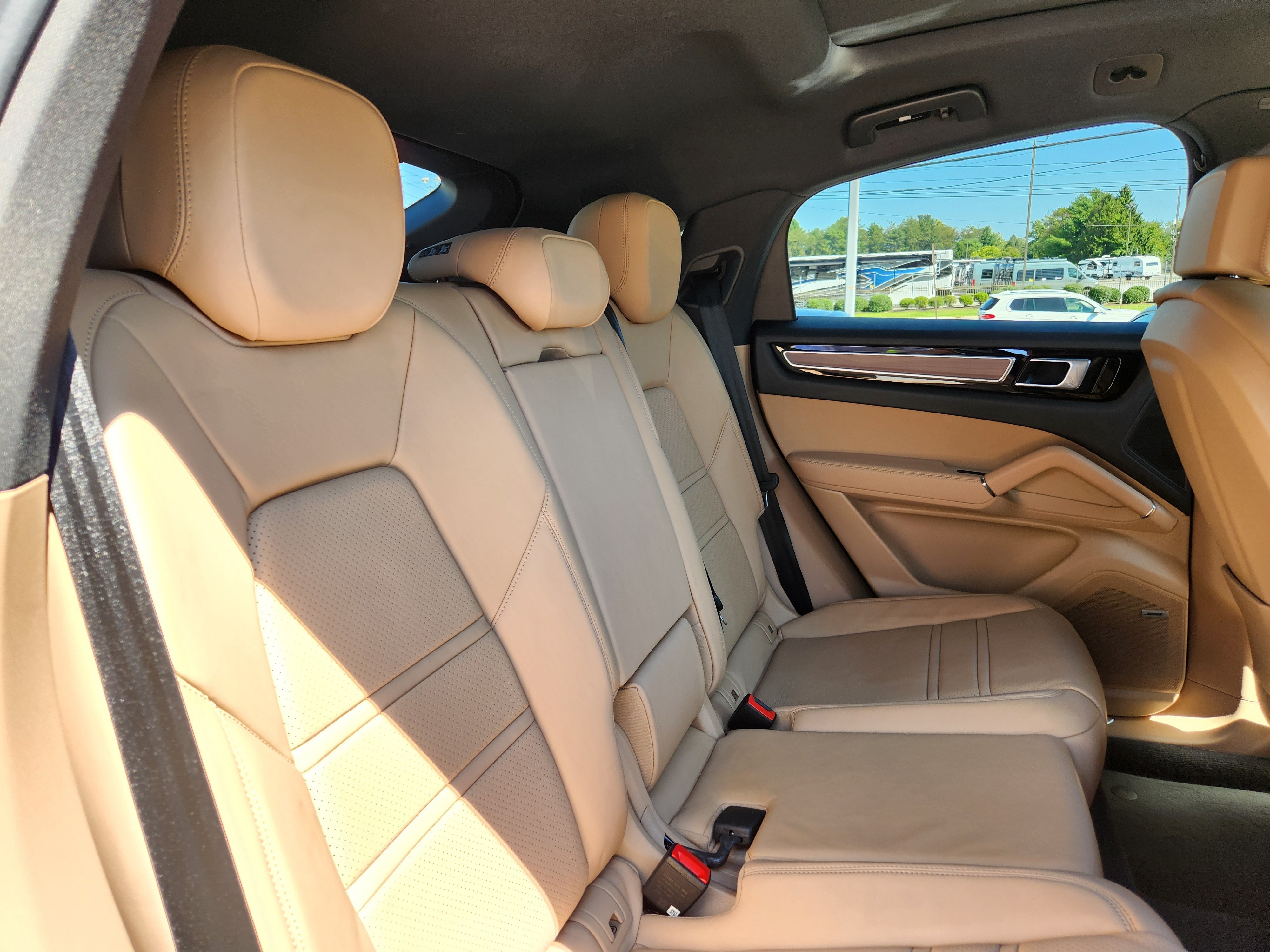 Used 2021 Porsche Cayenne Coupe AWD/4WD image 15