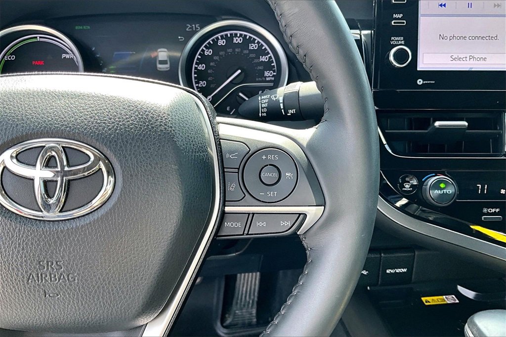 Used 2022 Toyota Camry XLE w/ Navigation Upgrade Package image 16