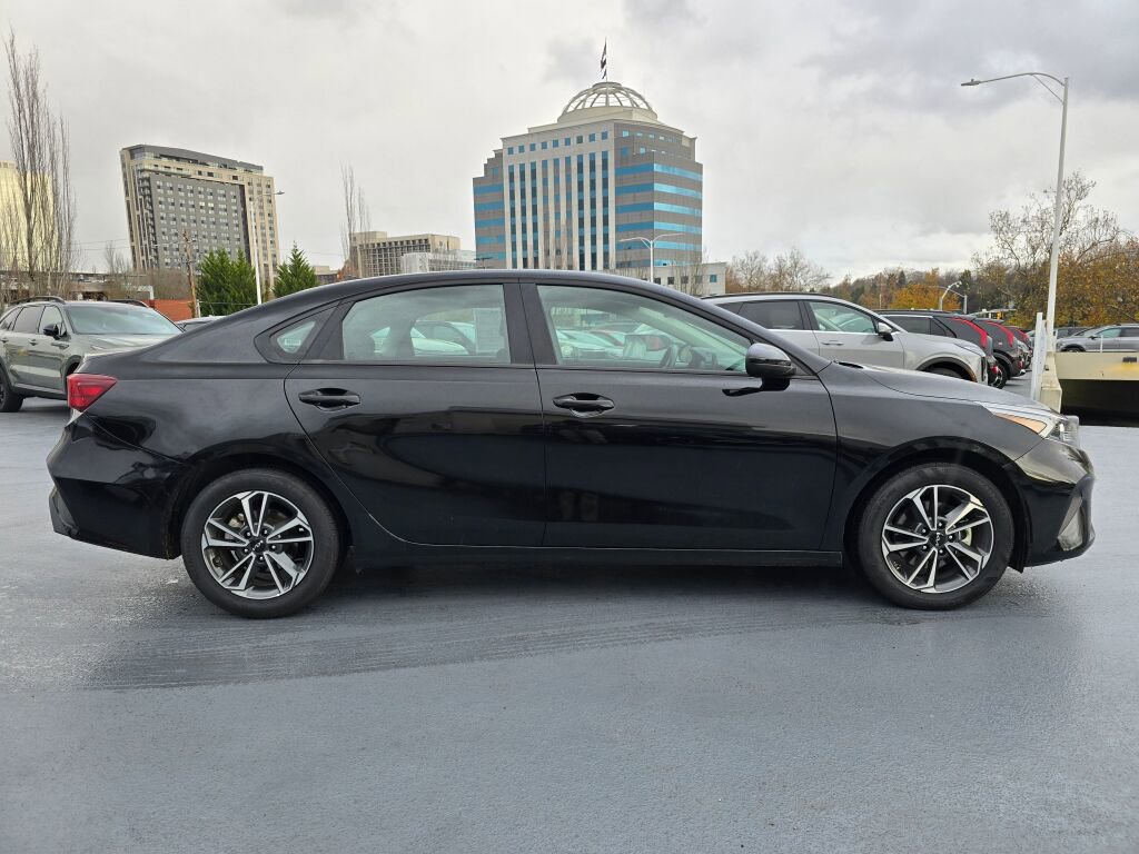 Used 2024 Kia Forte LXS image 8