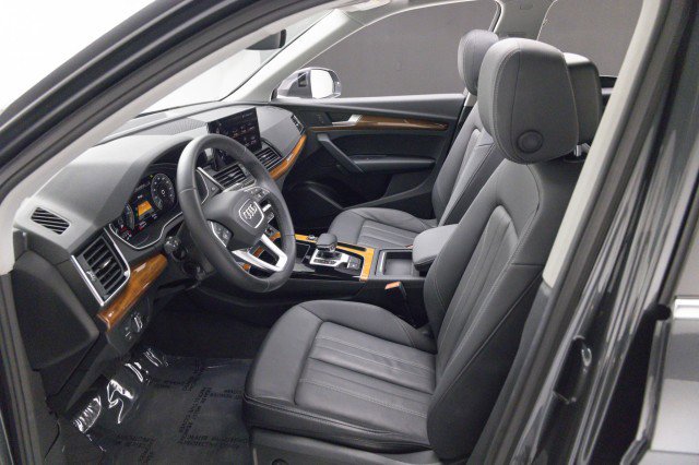 Used 2021 Audi Q5 e Premium w/ Convenience Package image 12