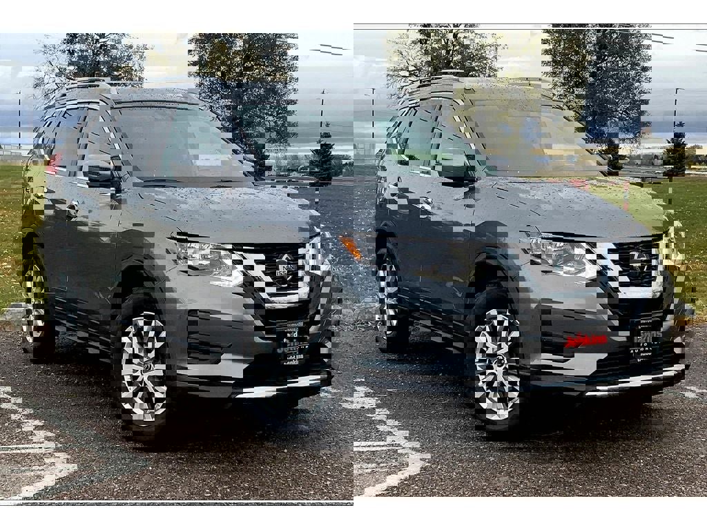 Used 2018 Nissan Rogue SV image 33