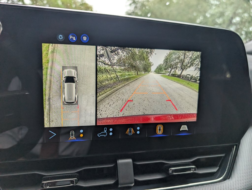 New 2027 Chevrolet Equinox RS w/ Safety and Technology Package FWD image 22