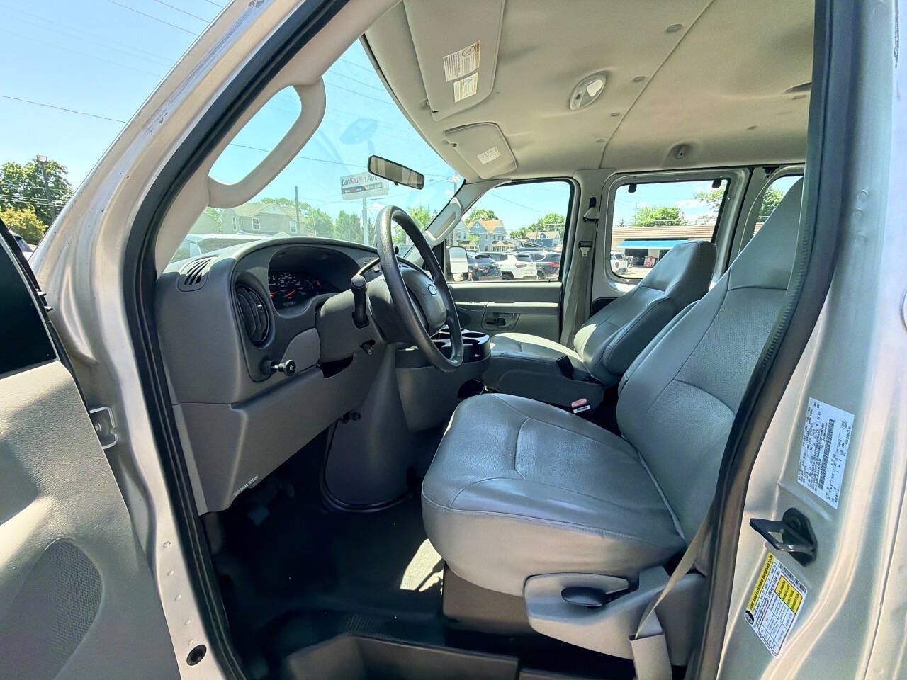 Used 2006 Ford E-350 and Econoline 350 XL RWD image 32
