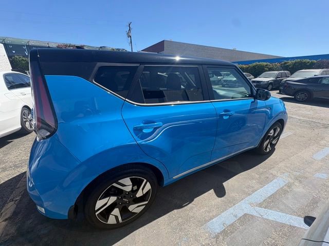 Certified 2023 Kia Soul GT-Line FWD image 6