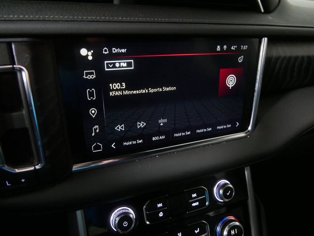 Used 2024 GMC Yukon Denali w/ Advanced Technology Package AWD/4WD image 31