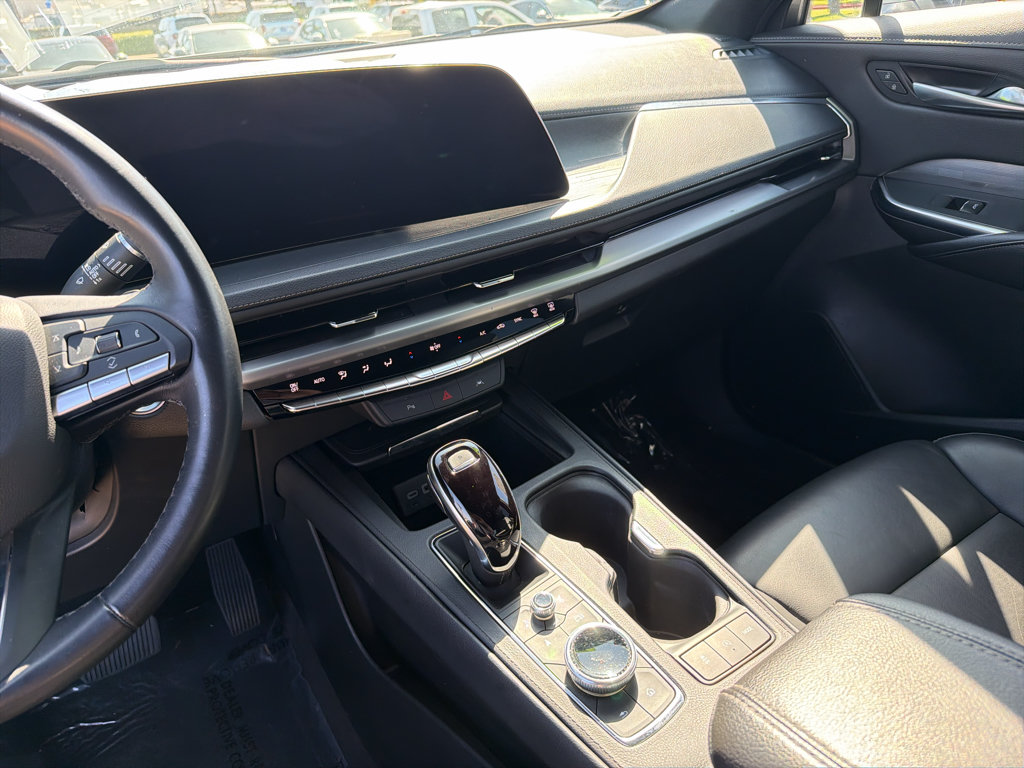 Used 2025 Cadillac XT4 Premium Luxury FWD image 10
