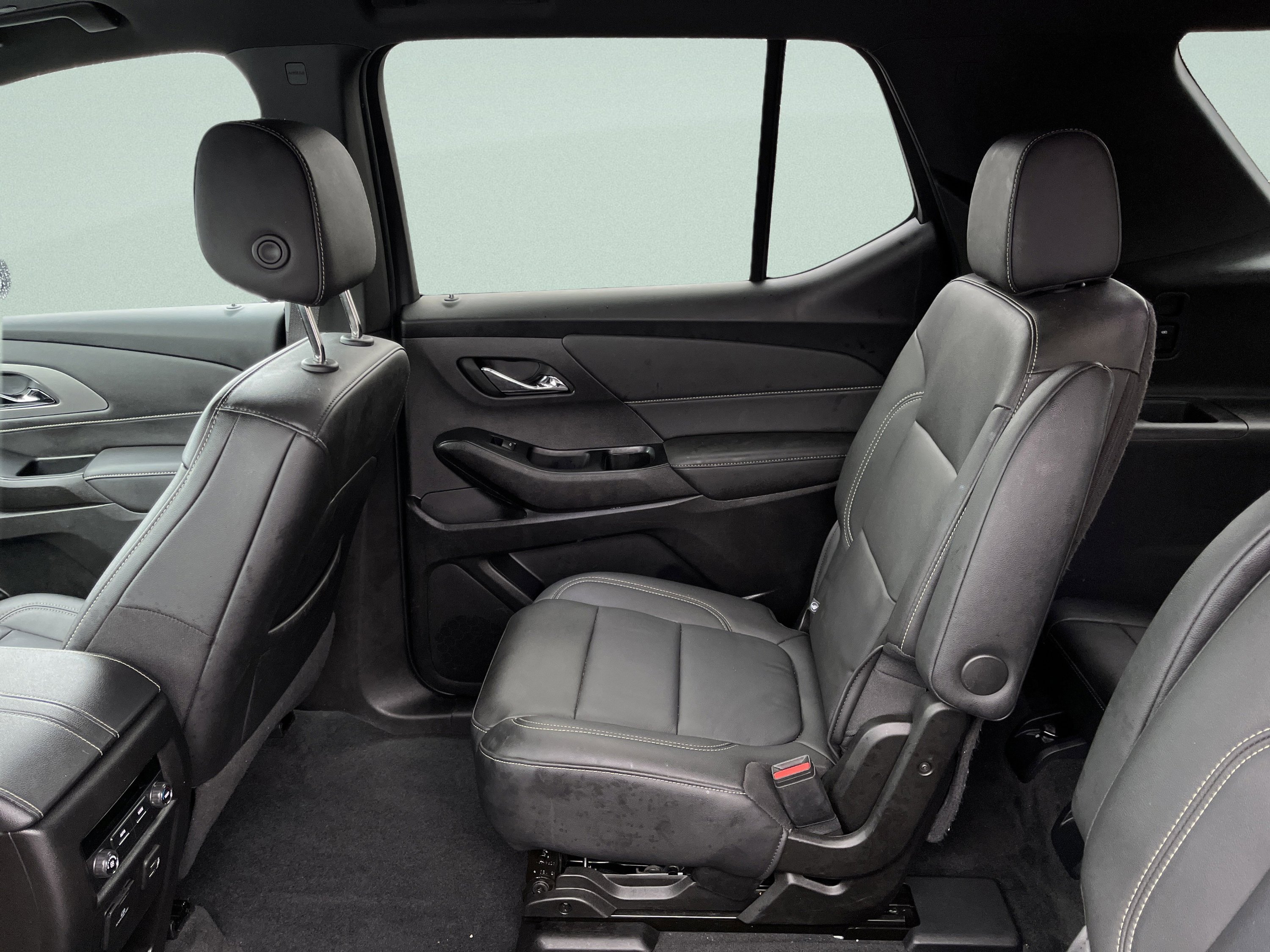 Used 2023 Chevrolet Traverse LT w/ LT Premium Package image 23