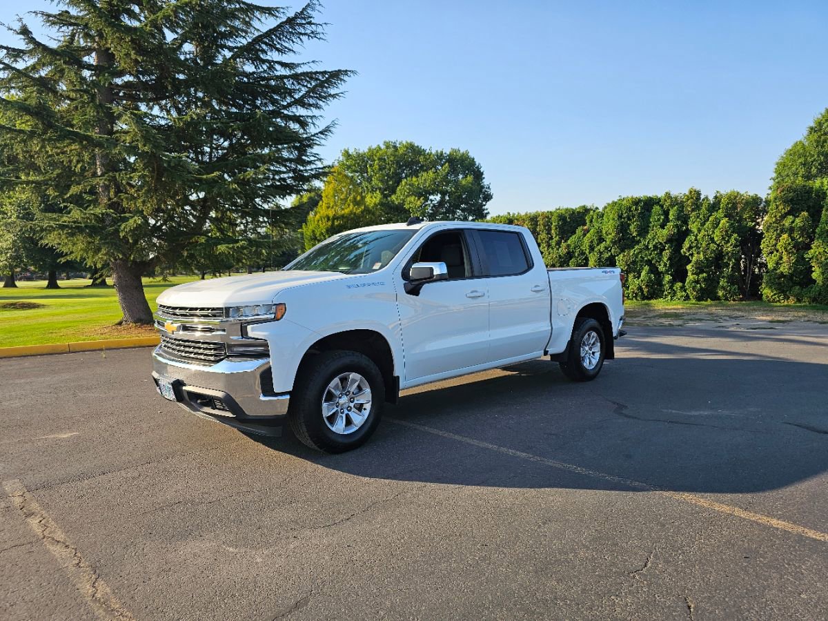 Used 2020 Chevrolet Silverado 1500 LT w/ Remote Start Package image 3