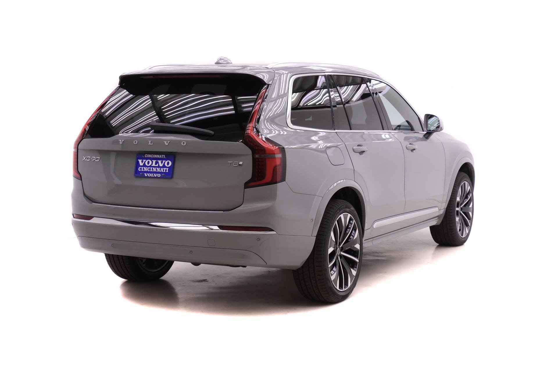 New 2026 Volvo XC90 T8 Plus w/ Protection Package Premier AWD/4WD image 5