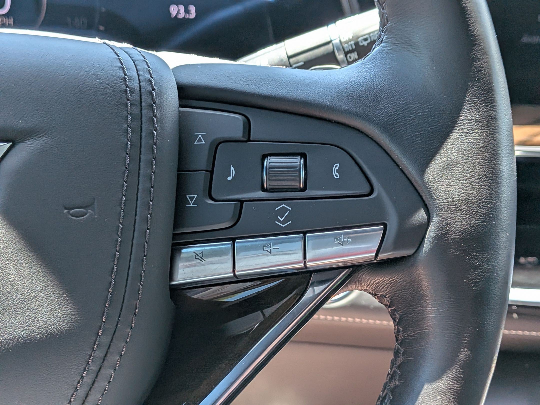 Certified 2024 Cadillac Escalade Sport Platinum w/ LPO, ONYX Package AWD/4WD image 15