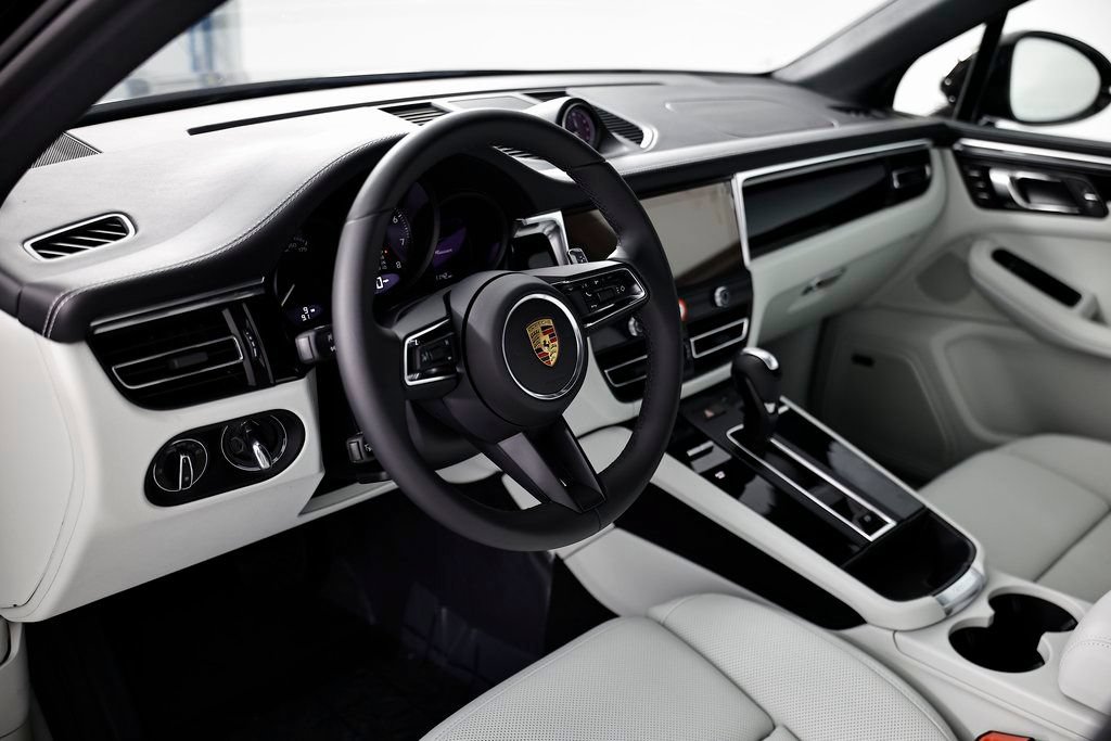 New 2026 Porsche Macan AWD/4WD image 20