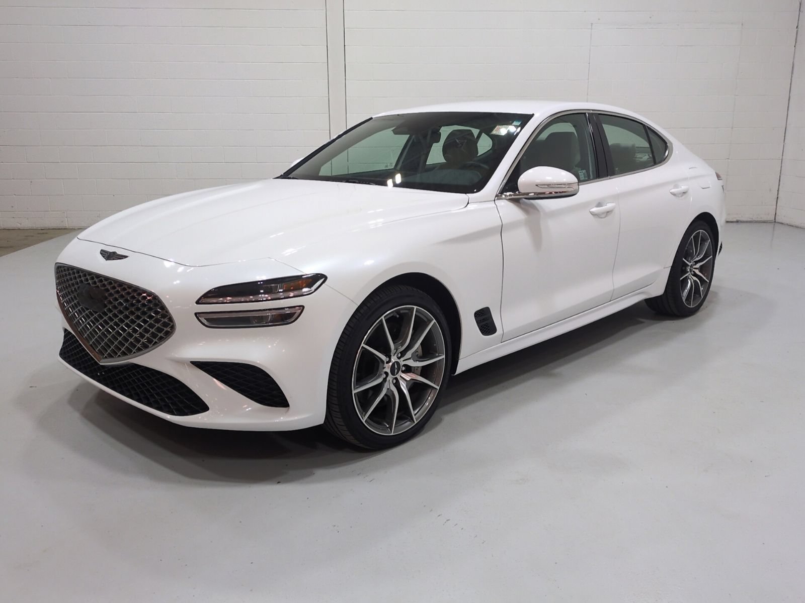 Used 2025 Genesis G70 2.5T AWD/4WD image 7