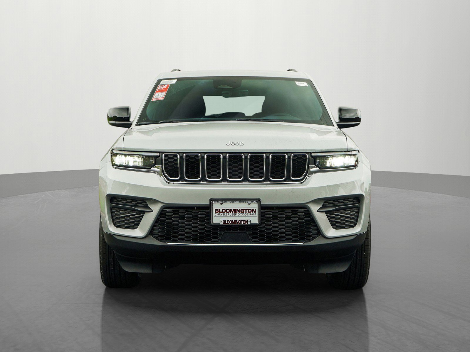 New 2025 Jeep Grand Cherokee Laredo X w/ Luxury Tech Group I image 2