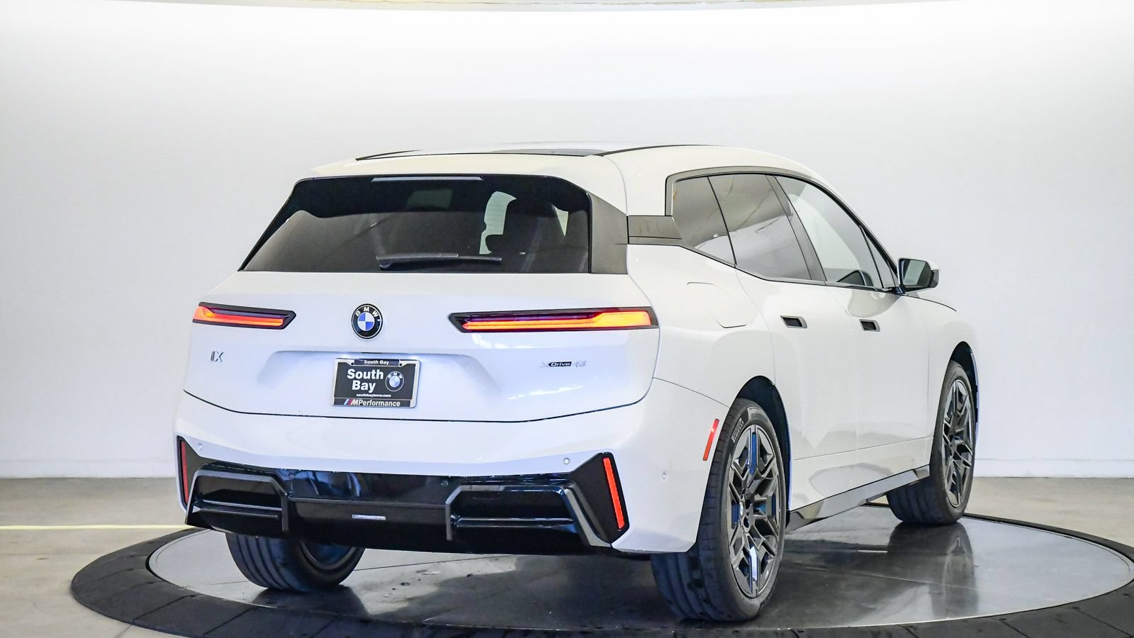 New 2026 BMW iX xDrive45 w/ M Sport Package AWD/4WD image 5
