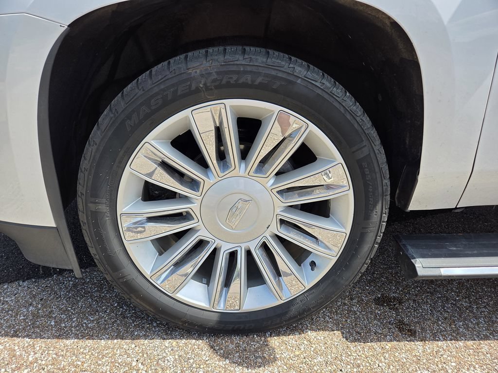 Used 2018 Cadillac Escalade Platinum AWD/4WD image 29